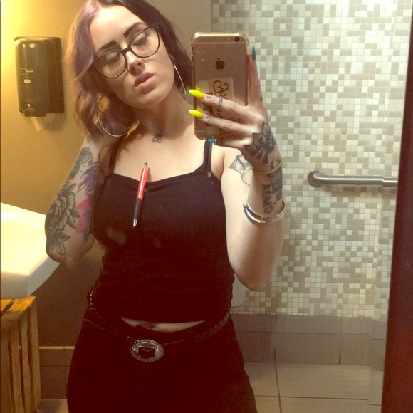 Meet your Posher, Wynter - Picture 1 of 7